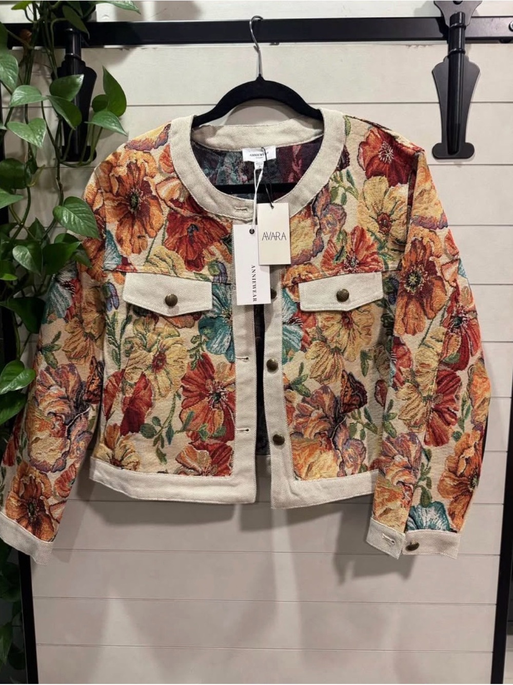AVARA Floral Tapestry Crop Blazer in Multicolor